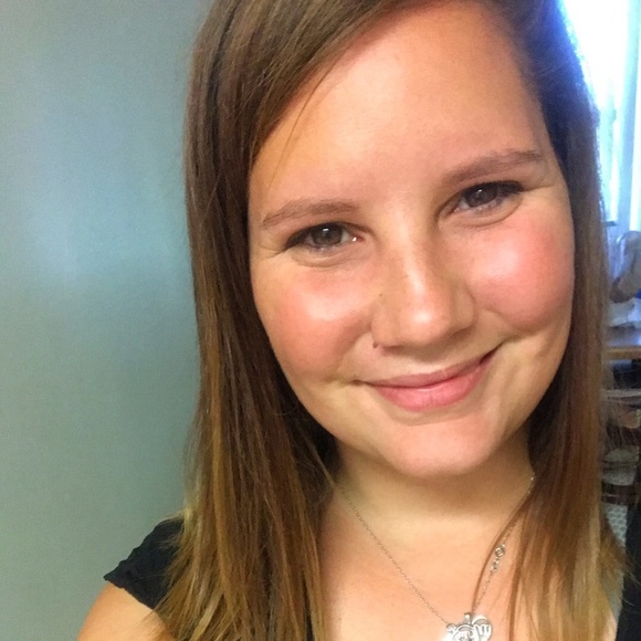 Meet your Posher, Taylor - Picture 1 of 1